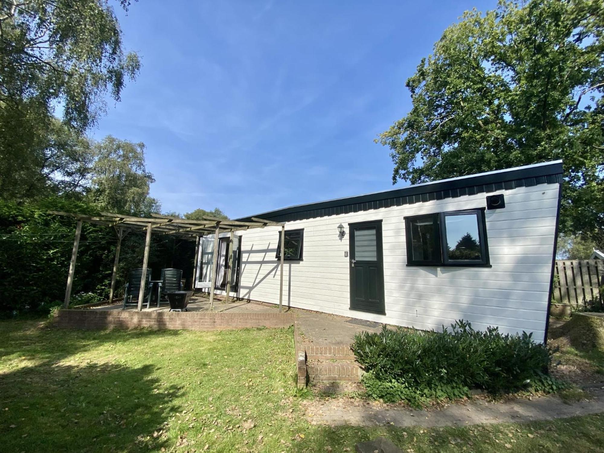 פוטן Veluwe Vakanties Chalets With Private Barrel Sauna - With Pool Bar And Restaurant Facilities In The Veluwe National Park מראה חיצוני תמונה