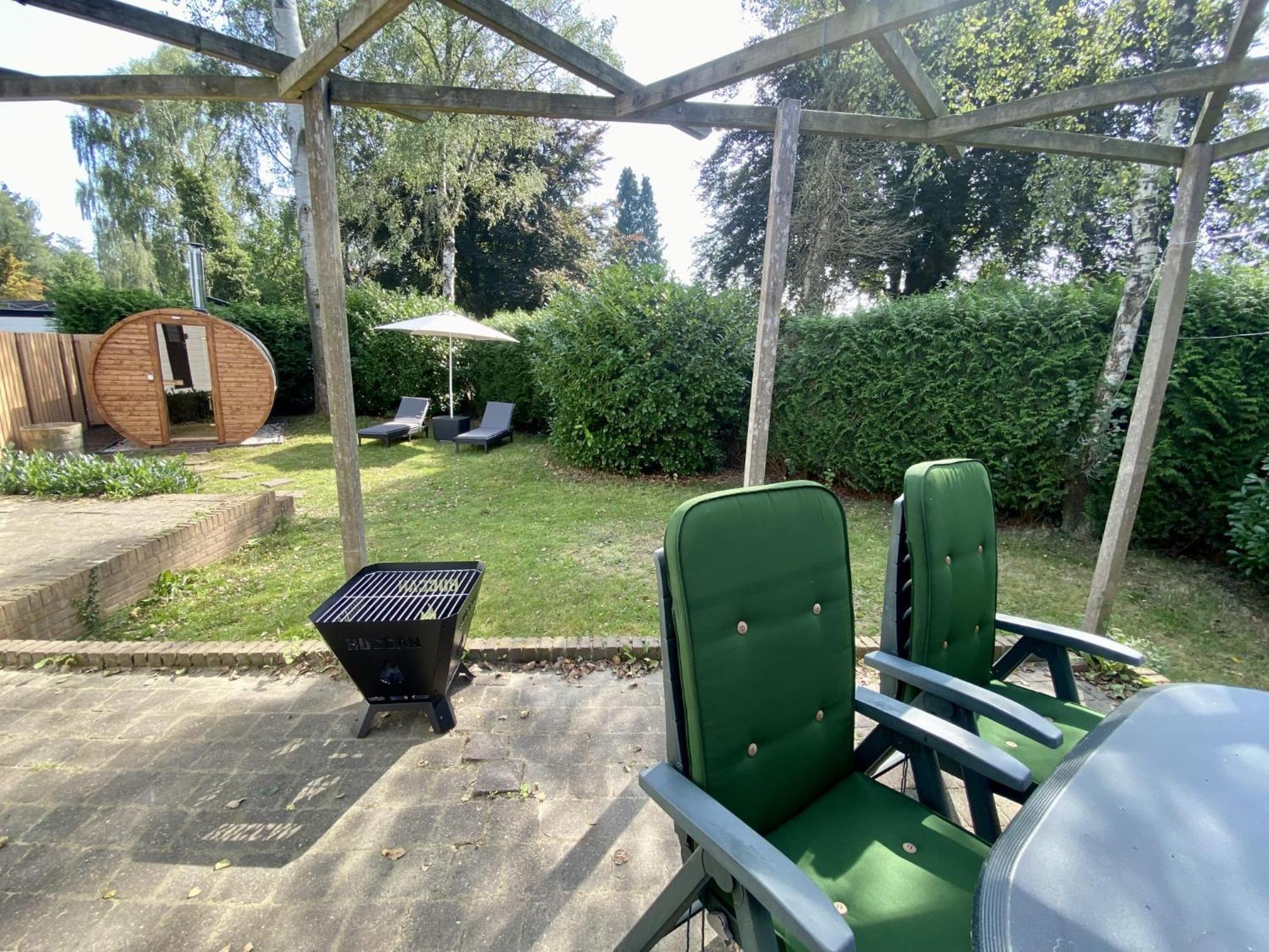פוטן Veluwe Vakanties Chalets With Private Barrel Sauna - With Pool Bar And Restaurant Facilities In The Veluwe National Park מראה חיצוני תמונה